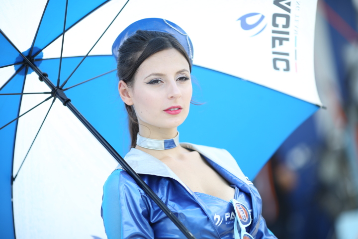 ピットウォーク: レースクイーン