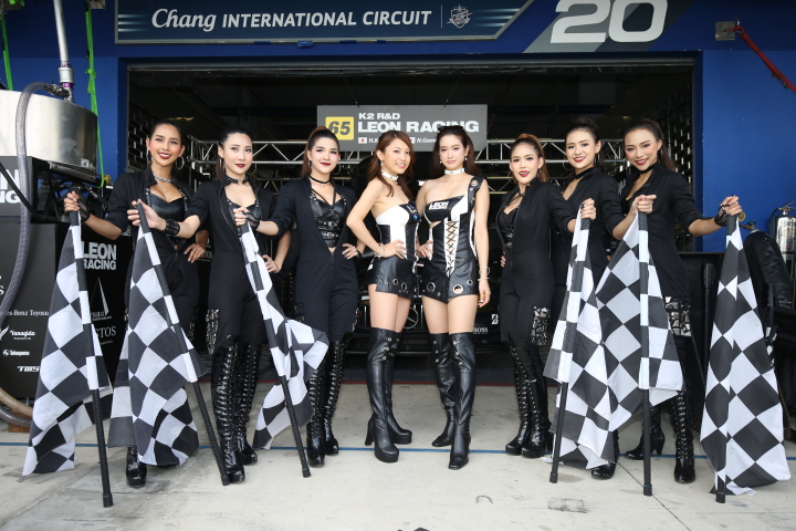 ピットウォーク: レースクイーン