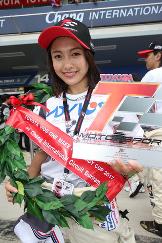 ピットウォーク: レースクイーン