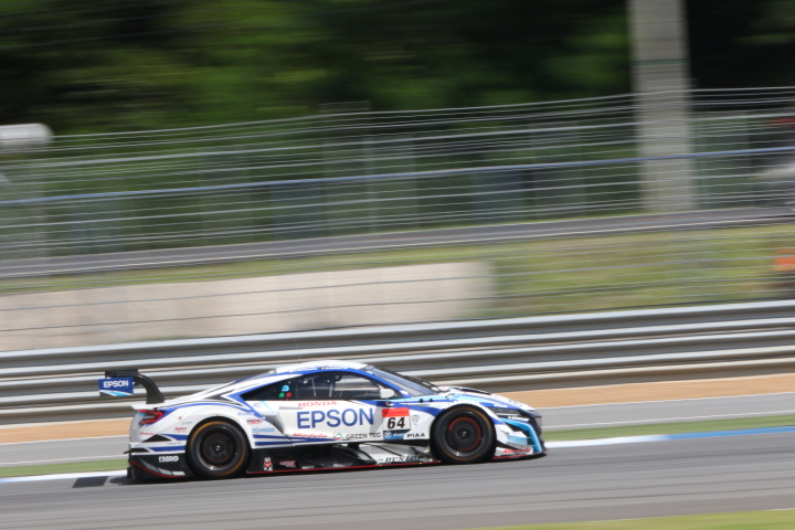 スタート進行: ベルトラン・バゲット／松浦孝亮組（Epson Modulo NSX-GT）