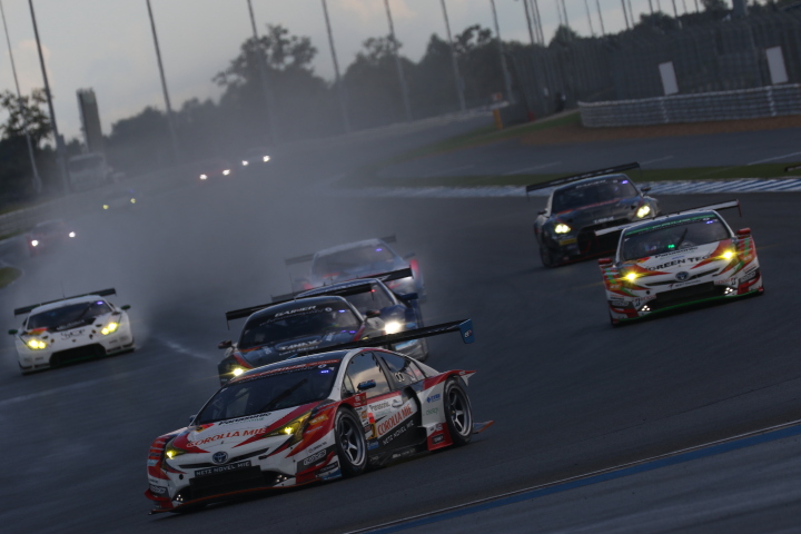 決勝レース: 佐々木孝太（TOYOTA PRIUS apr GT）