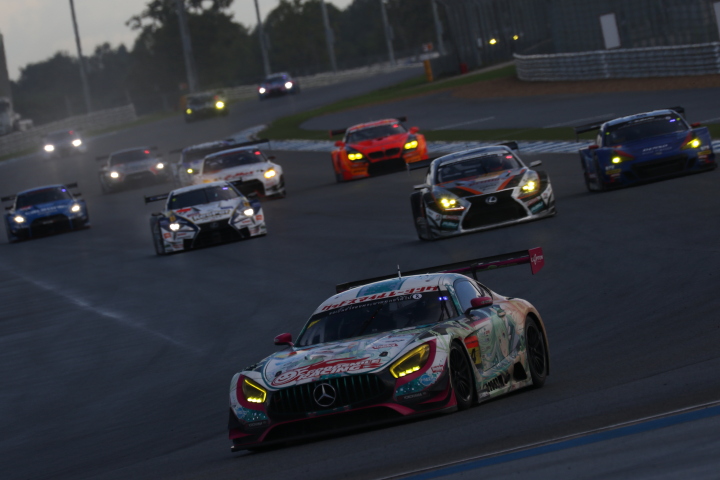 決勝レース: 片岡龍也（グッドスマイル初音ミクAMG）