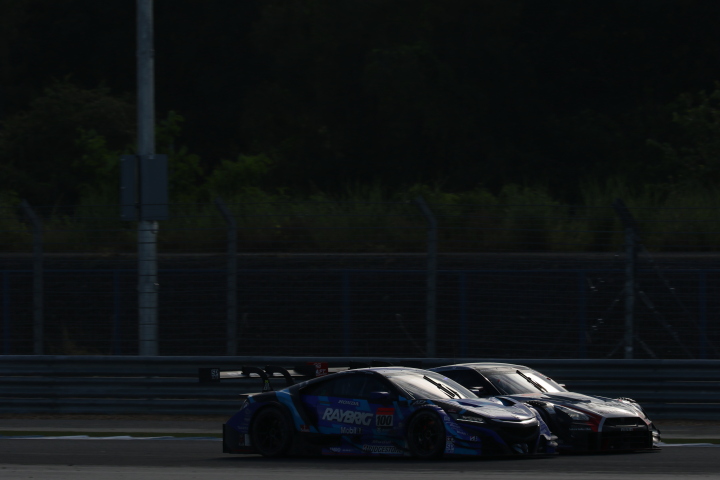 決勝レース: 山本尚貴／伊沢拓也組（RAYBRIG NSX-GT）