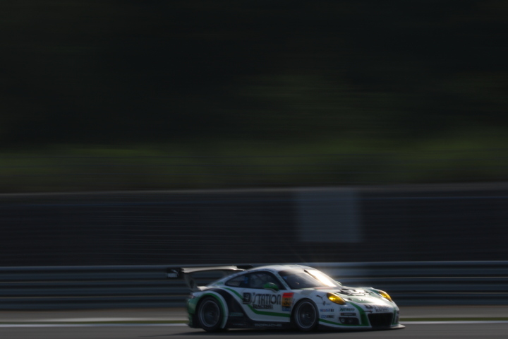 決勝レース: 藤井誠暢／スヴェン・ミューラー組（D'station Porsche）