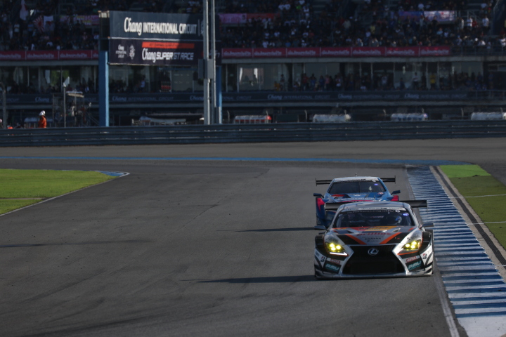 決勝レース: 坪井翔（JMS P.MU LMcorsa RC F GT3）