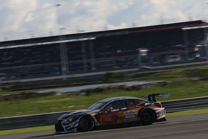 決勝レース: 坪井翔（JMS P.MU LMcorsa RC F GT3）