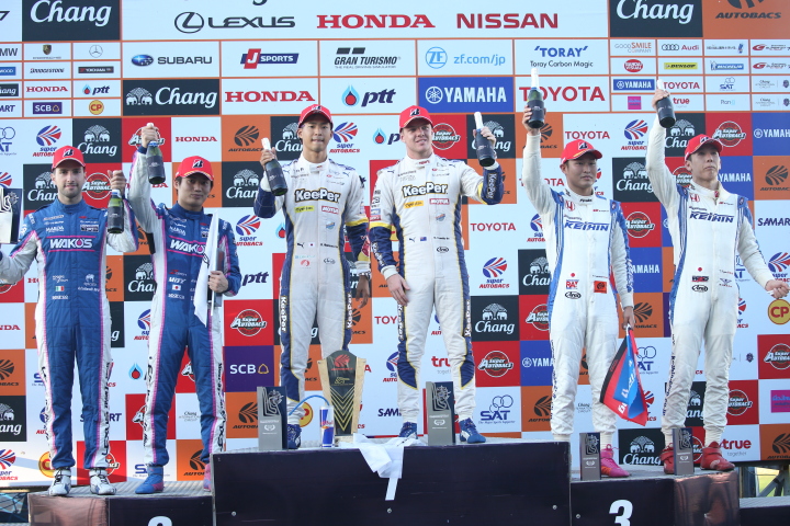 表彰式: GT500クラスのトップ3チーム