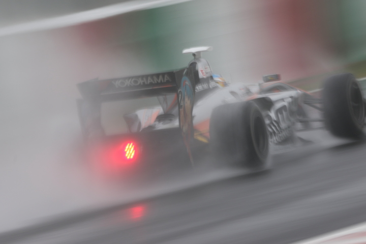 フリー走行: 石浦宏明（P.MU/CERUMO・INGING SF14）