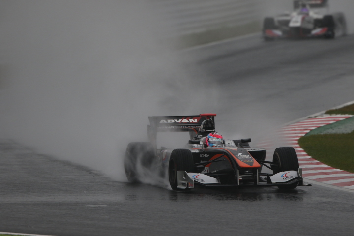 フリー走行: 国本雄資（P.MU/CERUMO・INGING SF14）