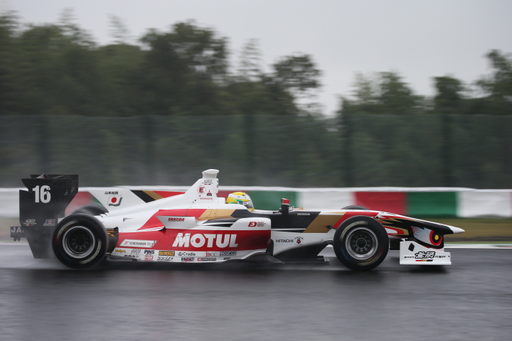 フリー走行: 山本尚貴（TEAM MUGEN SF14）