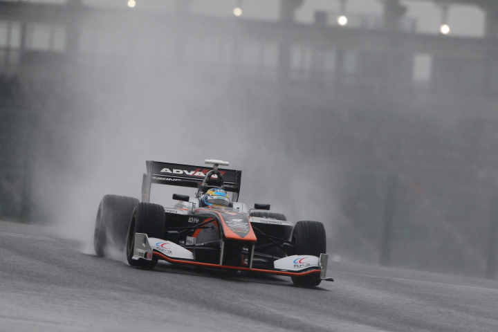 フリー走行: 石浦宏明（P.MU/CERUMO・INGING SF14）