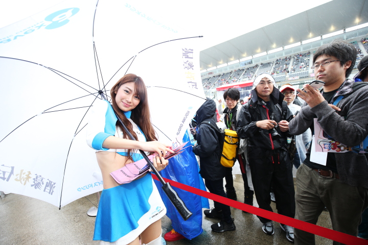 ピットウォーク: レースクイーン