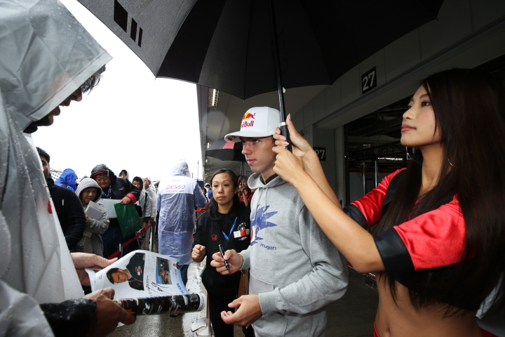 ピットウォーク: ピエール・ガスリー（TEAM MUGEN）