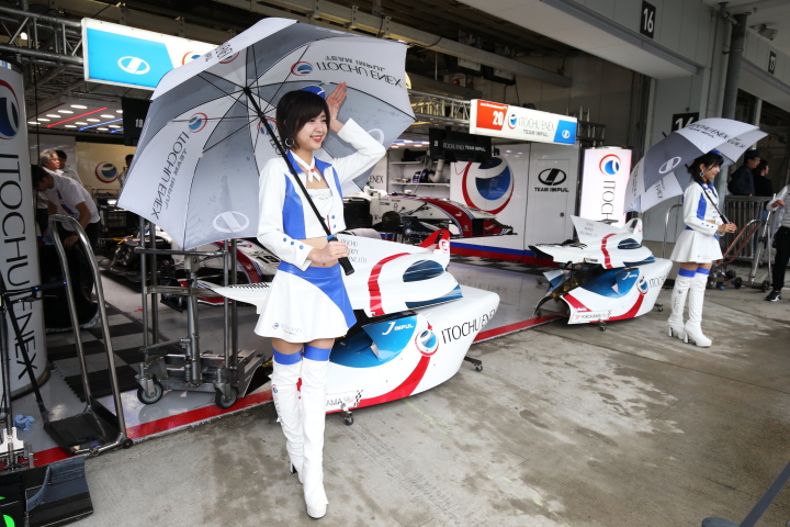 ピットウォーク: レースクイーン