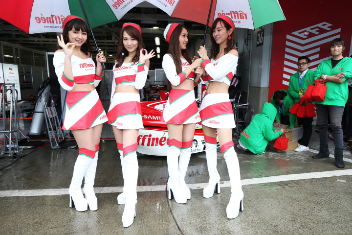 ピットウォーク: レースクイーン