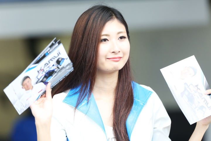 ピットウォーク: レースクイーン