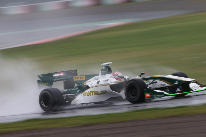 公式予選: 中嶋一貴（VANTELIN KOWA TOM’S SF14）