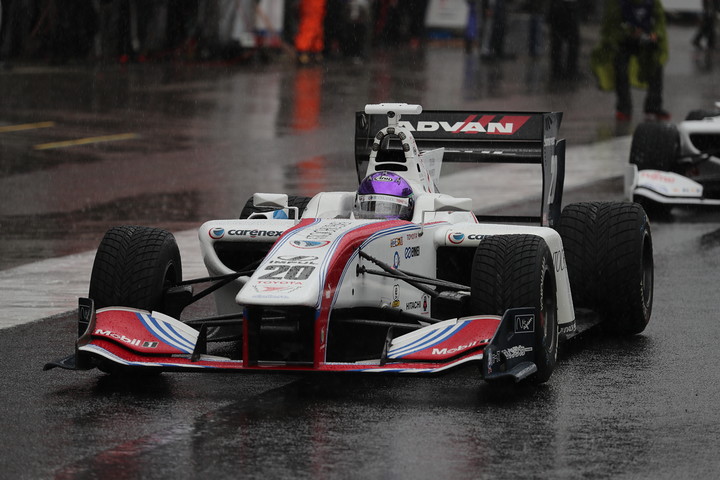 公式予選: レース1・7位、レース2・ポールポジションのヤン・マーデンボロー（ITOCHU ENEX TEAM IMPUL SF14）