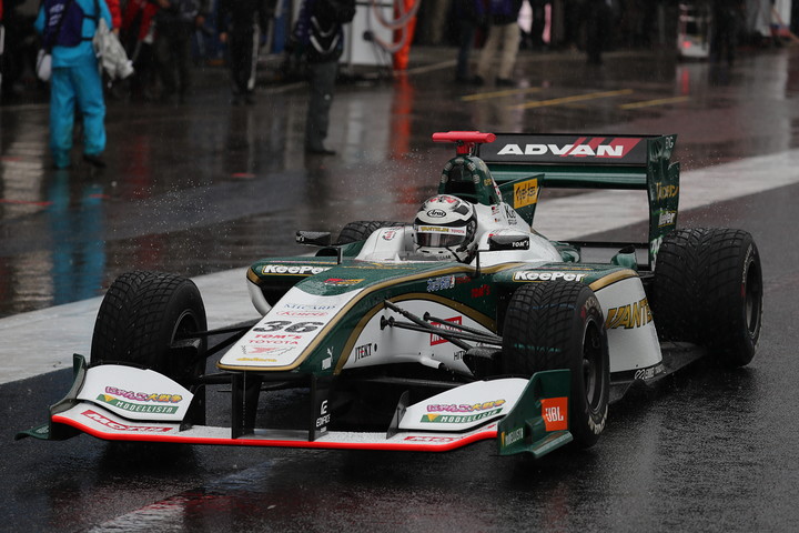 公式予選: レース1・ポールポジション、レース2・11位のアンドレ・ロッテラー（VANTELIN KOWA TOM’S SF14）