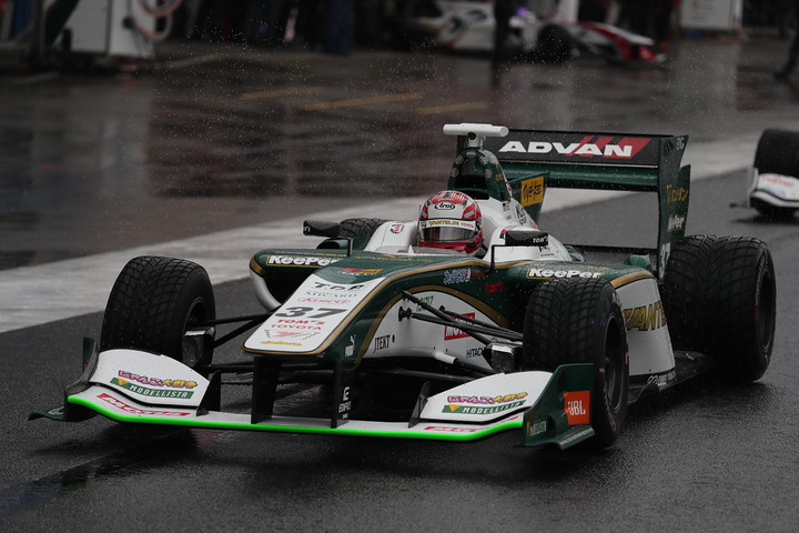 公式予選: レース1・3位、レース2・5位の中嶋一貴（VANTELIN KOWA TOM’S SF14）