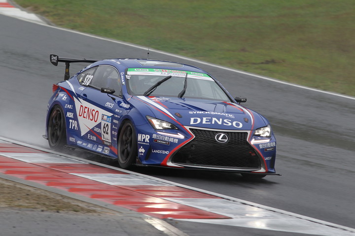 グループ1決勝: 2位入りST-3クラスのチャンピオンを決めた嵯峨宏紀／中山雄一／山下健太組（DENSO Le Beausset RC350）