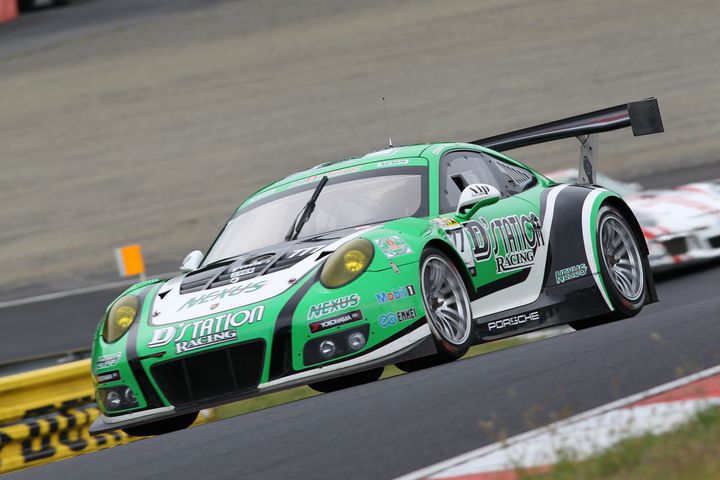 ST-Xクラスポールポジションは星野敏／荒聖治／近藤翼組（D'station Porsche）