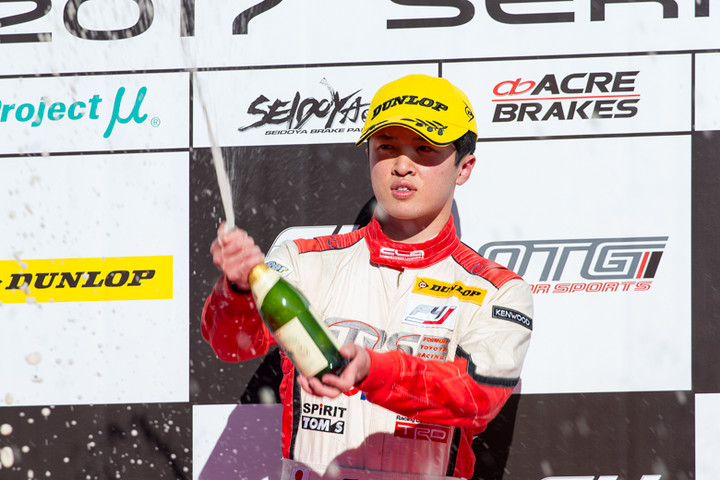 優勝した宮田莉朋（TOM'S SPIRIT）