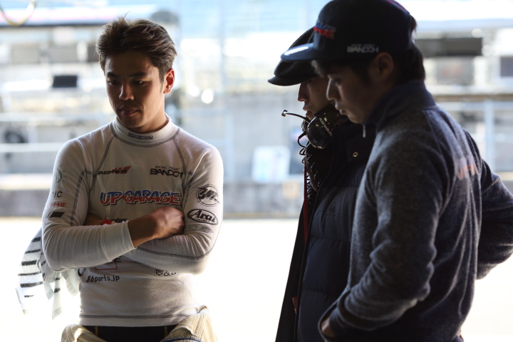 ピットウォーク: 中山友貴（TEAM UPGARAGE with BANDOH）
