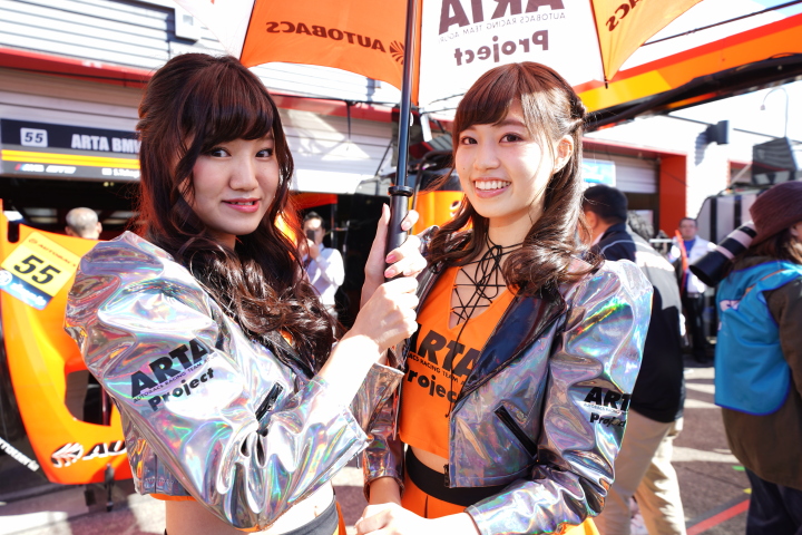 ピットウォーク: レースクイーン