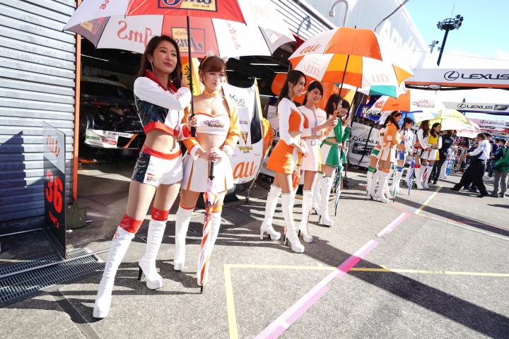 ピットウォーク: レースクイーン