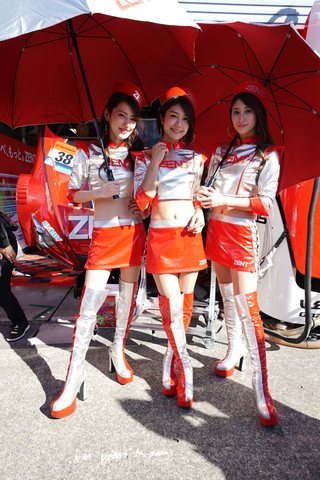 ピットウォーク: レースクイーン