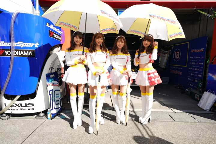 ピットウォーク: レースクイーン