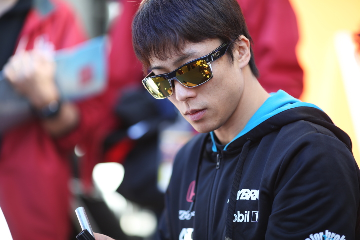 ピットウォーク: 伊沢拓也（TEAM KUNIMITSU）