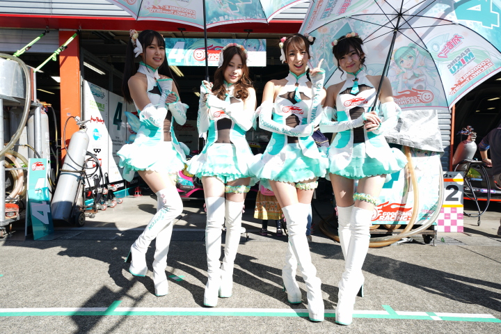 ピットウォーク: レースクイーン