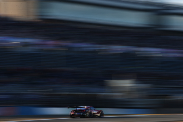 公式予選: ロニー・クインタレッリ（MOTUL AUTECH GT-R）