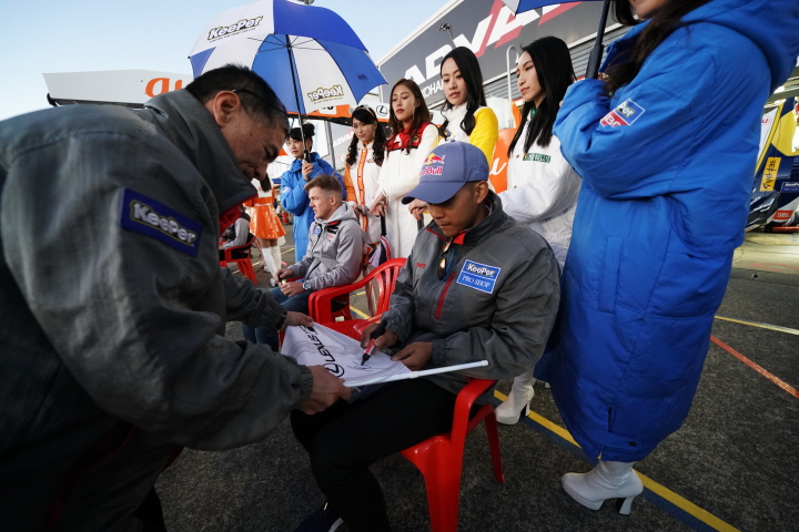 GTキッズウォーク: 平川亮（LEXUS TEAM KeePer TOM'S）