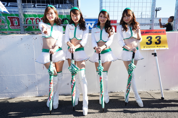 ピットウォーク: レースクイーン