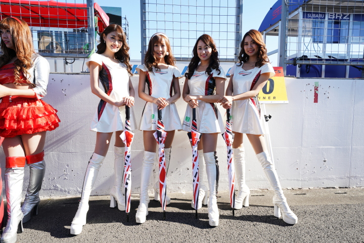 ピットウォーク: レースクイーン