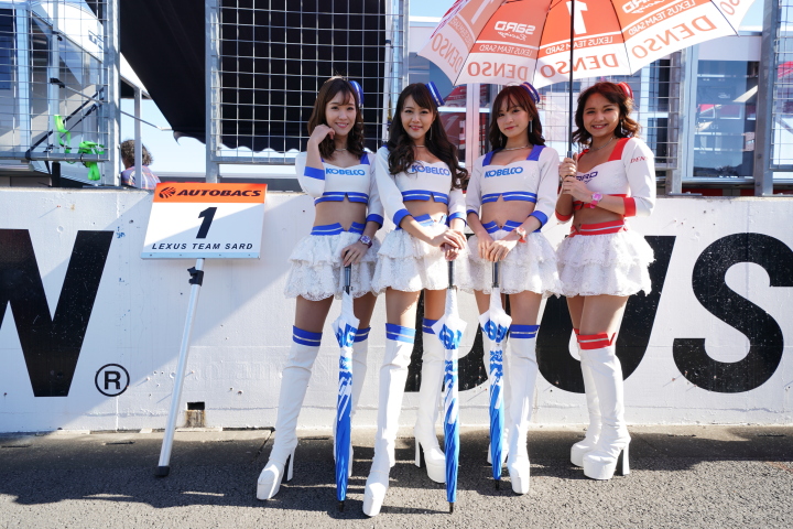 ピットウォーク: レースクイーン