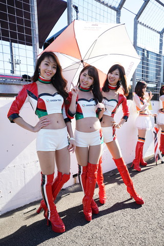 ピットウォーク: レースクイーン