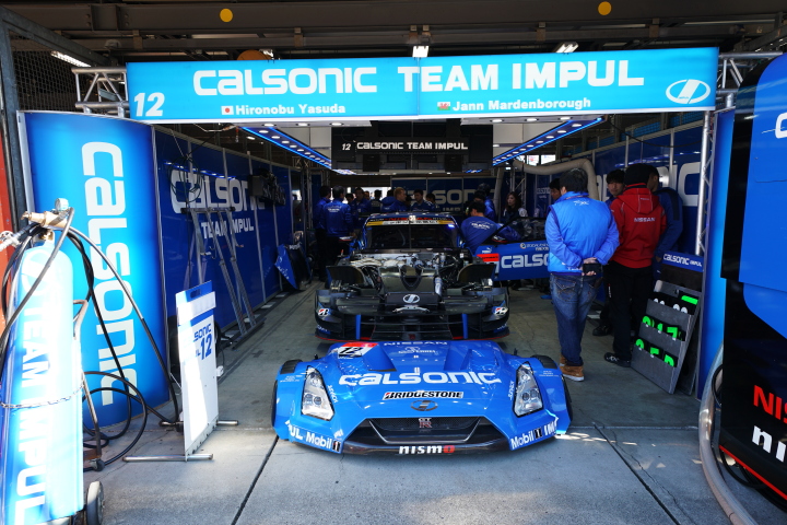 ピットウォーク: カルソニックIMPUL GT-R（TEAM IMPUL）