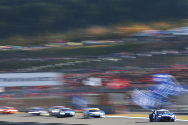 決勝レース: 伊沢拓也（RAYBRIG NSX-GT）