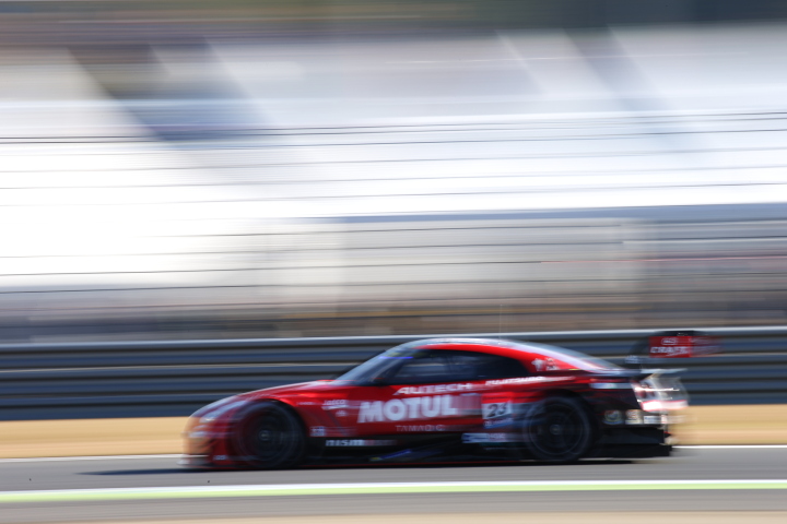 決勝レース: ロニー・クインタレッリ（MOTUL AUTECH GT-R）