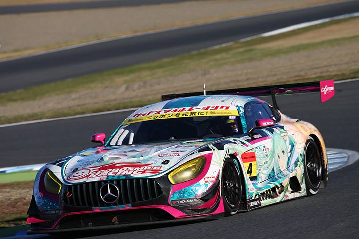 GT300クラスポールポジションの谷口信輝／片岡龍也組（グッドスマイル初音ミクAMG）