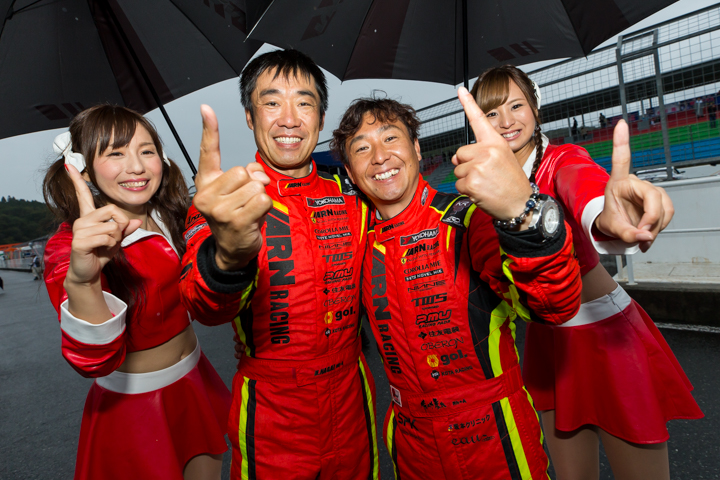 ST-Xクラスでシリーズチャンピオンを獲得した永井宏明／佐々木孝太組（ARN Ferrari 488 GT3）