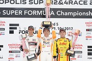 f3-rd17-r-podium