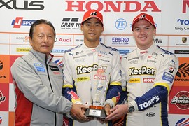 2017年度GT500クラスドライバーズチャンピオンとチームチャンピオンを獲得したLEXUS TEAM KeePer TOM\'S