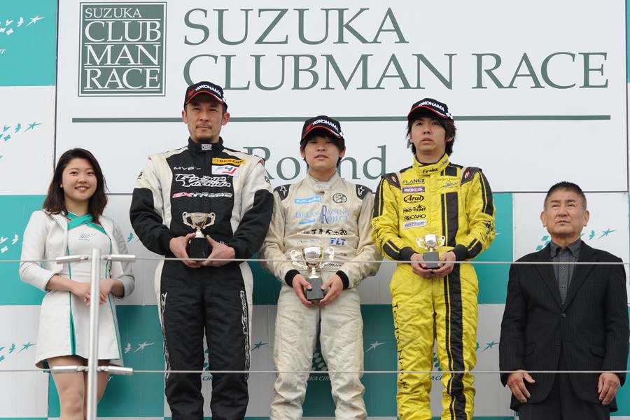 表彰式: 優勝・岡本大地、2位・吉田宜弘、3位・徳升広平