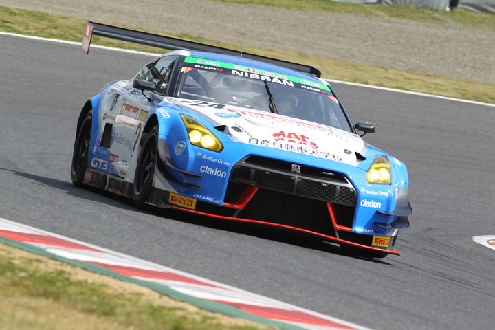 フリー走行: 総合＆ST-Xトップタイムの内田優大／藤井誠暢／平峰一貴組（スリーボンド日産自動車大学校GT-R）