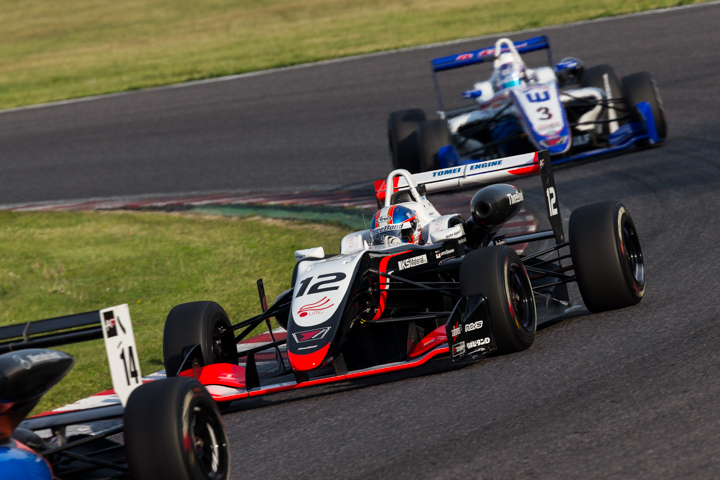 最後尾からオーバーテークショーを演じた笹原右京（THREEBOND）